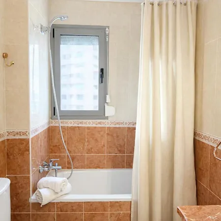 公寓 Spacious 3br With Pool, Parking Near 貝尼多姆