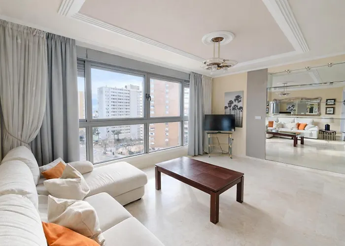 Spacious 3br With Pool, Parking Near *