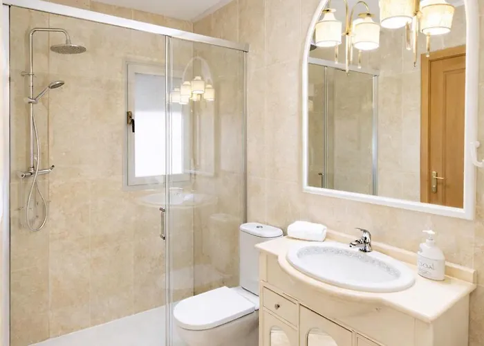 Apartamento Spacious 3br With Pool, Parking Near