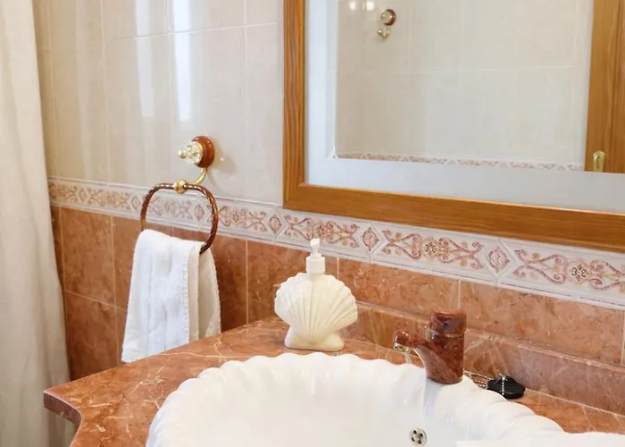 Spacious 3br With Pool, Parking Near * Benidorm