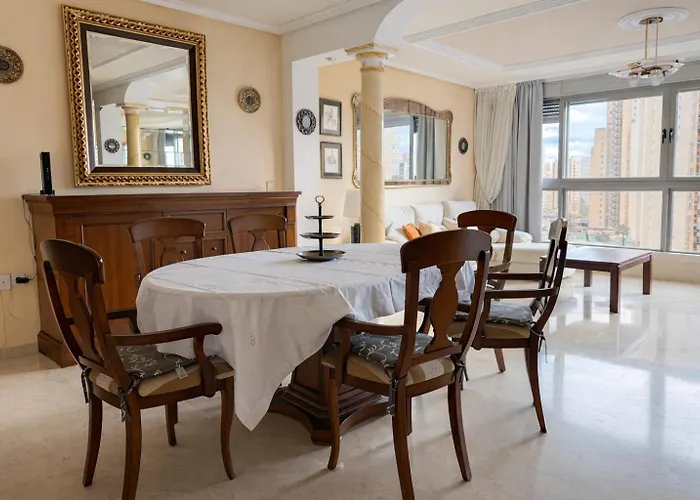 Spacious 3br With Pool, Parking Near *